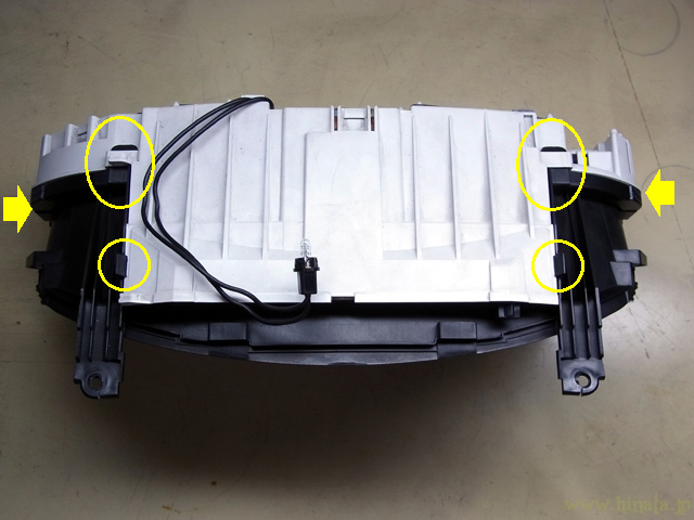 バイザーASSYのツメは多数あり