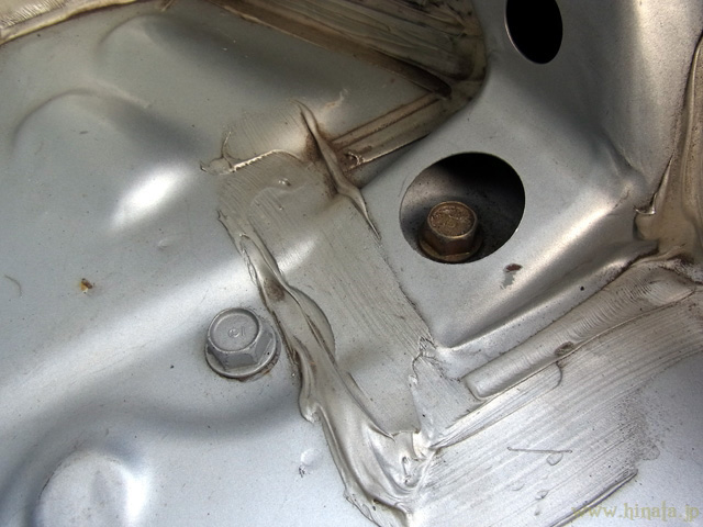 リアパフォーマンスロッドの固定用ボルト