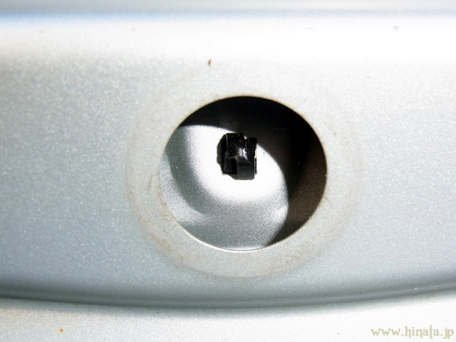 リアスポイラーのクリップ