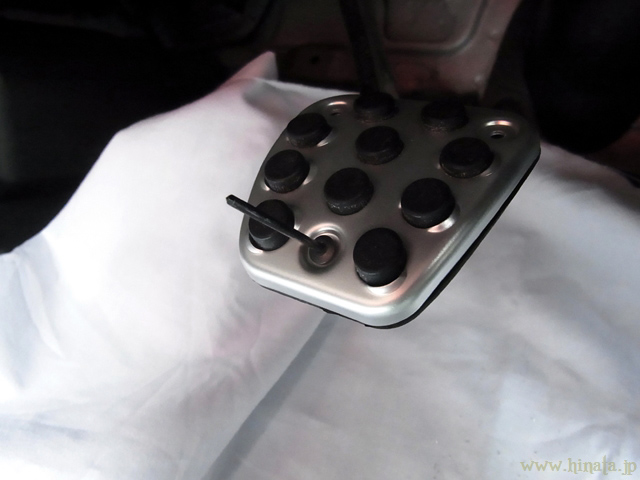 新しいリベットをセット