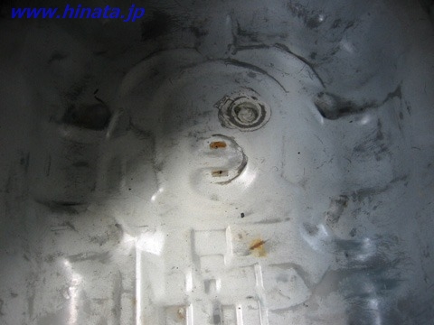 スペアタイヤ置き場の異常