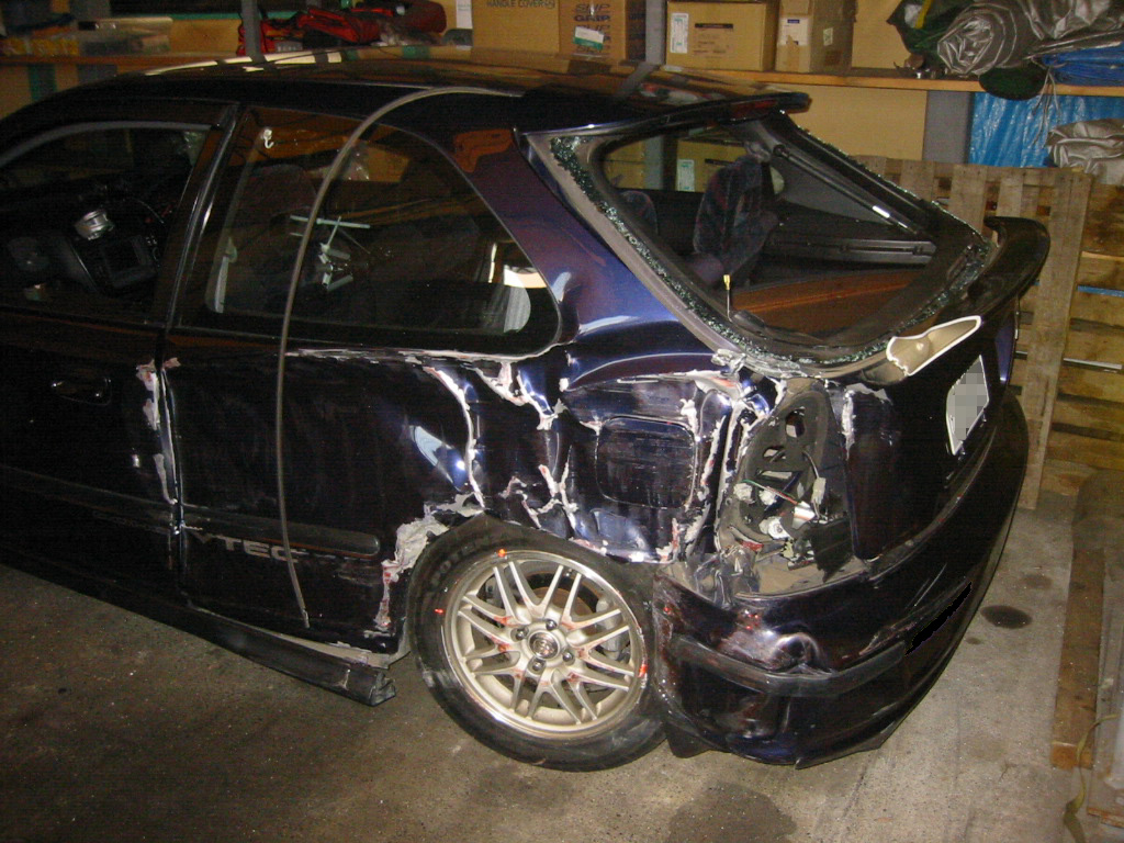 リアセクション損傷具合