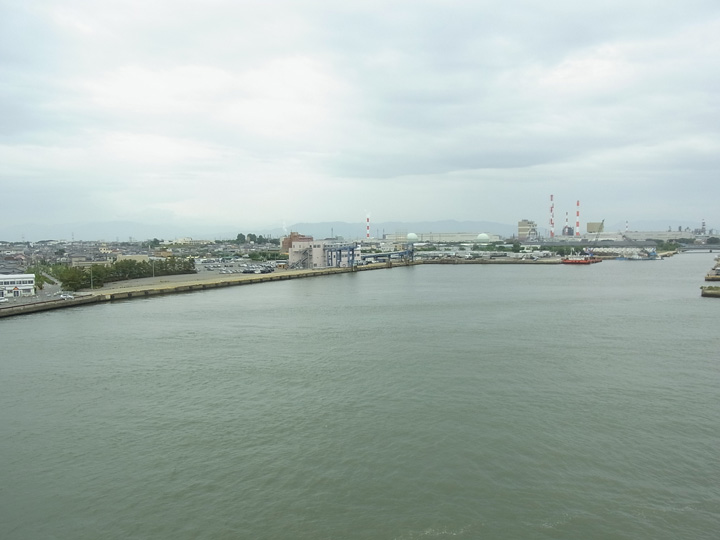 新潟港接岸直前