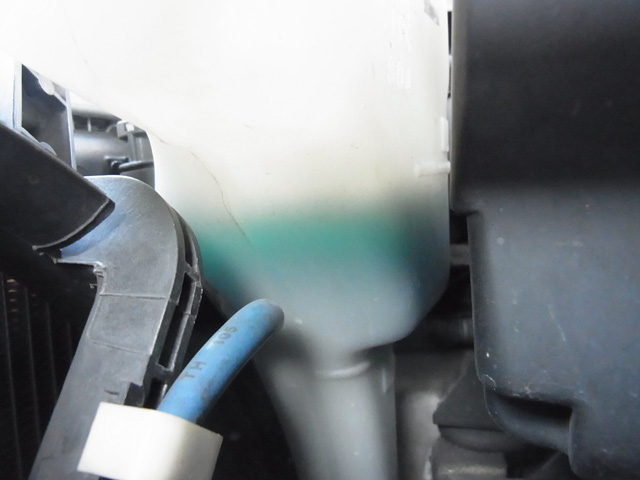 ウルトラeクーラントの鮮やかな青色