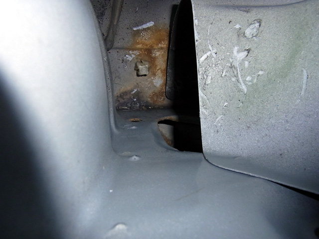 サイドシル部分のサビ