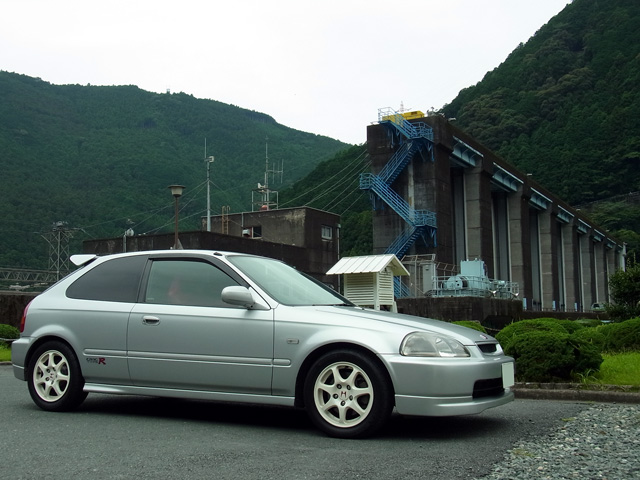 秋葉ダムとEK9シビックR