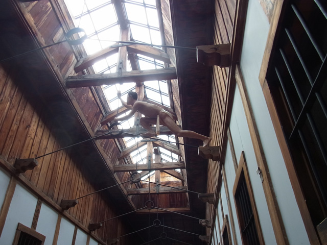 白鳥由栄の脱獄再現シーン