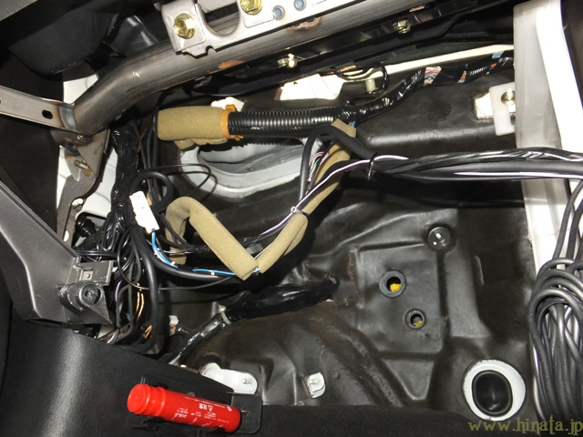 ブロアASSYとエバポレーターASSYがなくなり、スッキリしたグローブボックス周辺