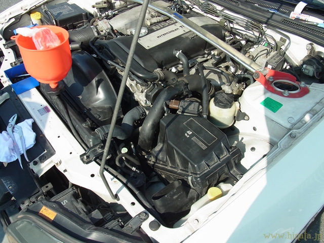 新しい冷却水を注入しておく