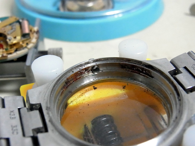 ケース内のサビ