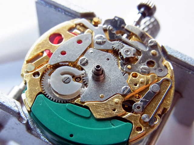 ツツ車押さえでカバーする