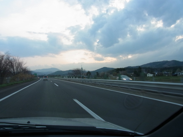 日が暮れ、夜の訪れ