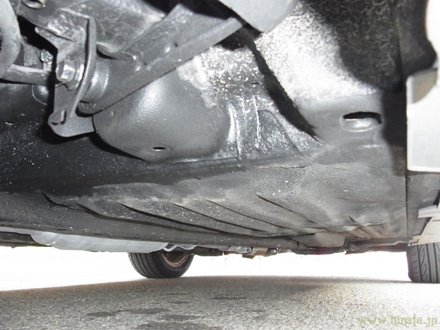 リア右側フロアパネル