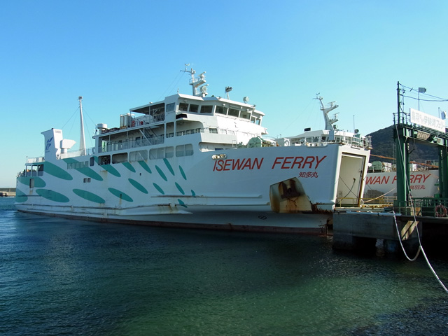 伊良湖港到着、出航直前の知多丸