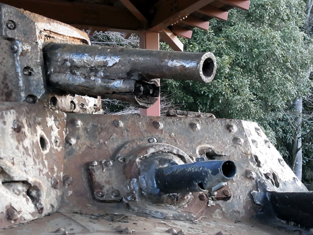 二つの戦車砲