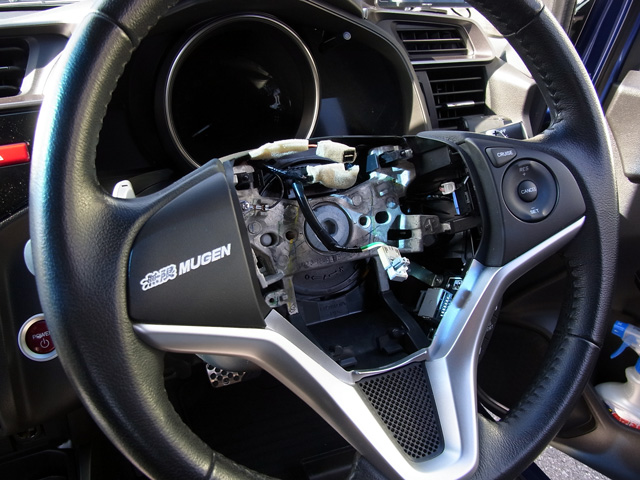 ステアリング外しその1