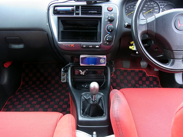 EK9後期型のインパネ