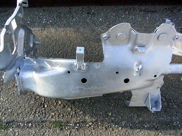 塗装したダッシュボード内フレームその1