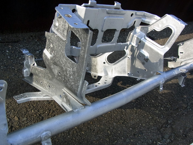 塗装したダッシュボード内フレームその2