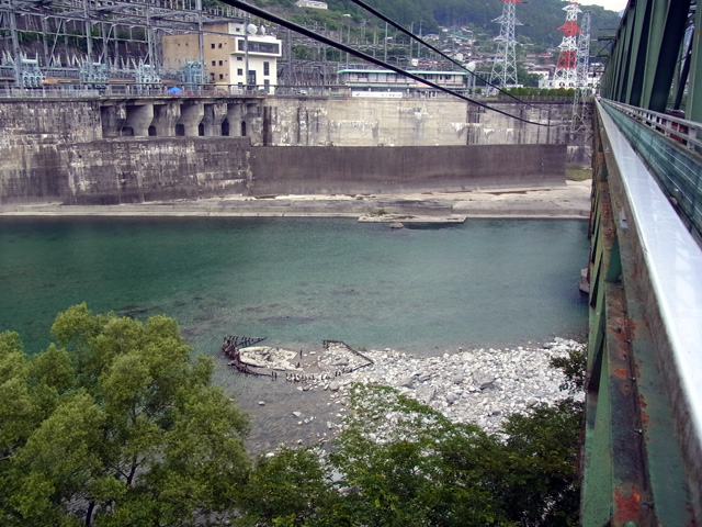 旧飯田線の橋脚の跡