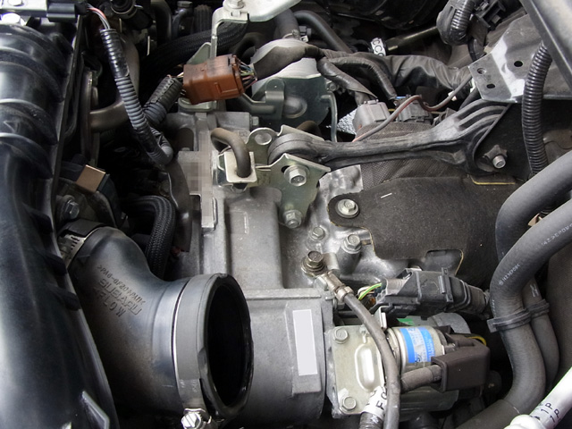 インタークーラーを外したところ