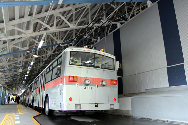 関西電力300形無軌条電車のケツ