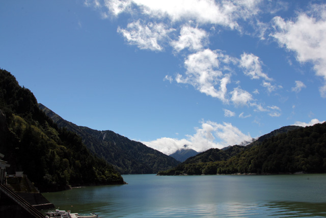 天気のいい黒部湖