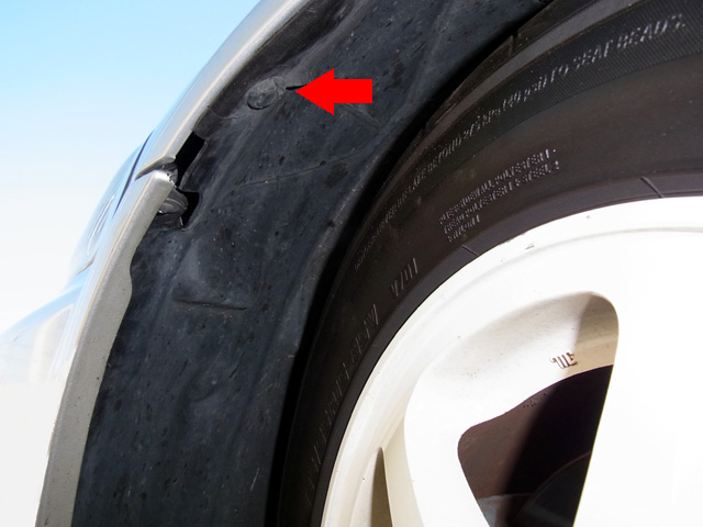 ハンドルをいっぱいに切ってクリップ確認