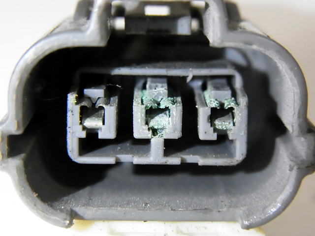 エンジンハーネスのソケットその2