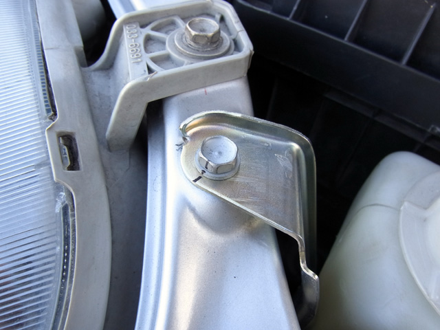 ブラケットの新品ボルト