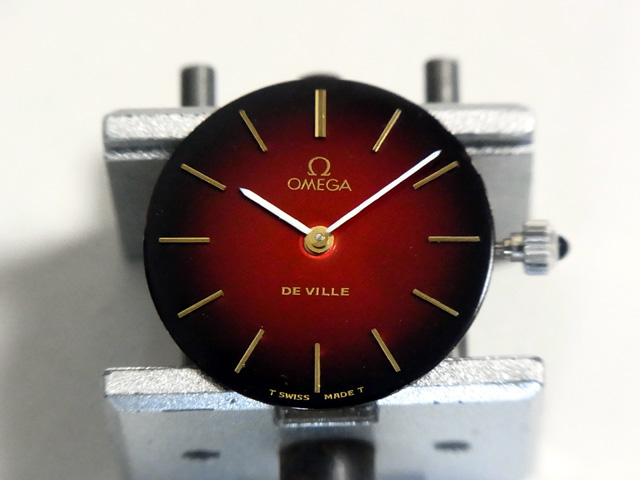 オメガは10時8分