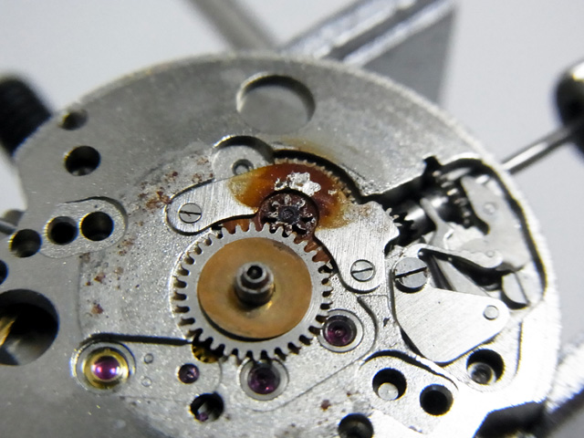 錆まみれの日ノ裏車