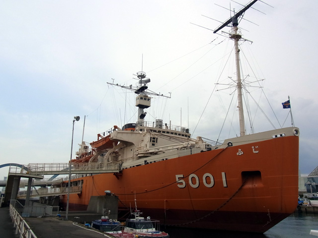 砕氷艦ふじ右舷側