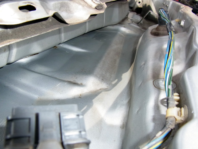 カウルトップ内のダクトも清掃