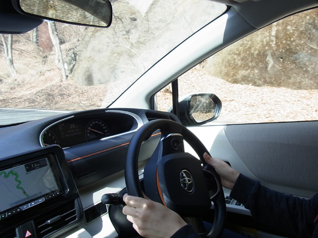 シエンタの助手席で