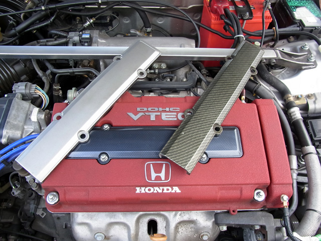 B型エンジン用プラグカバー