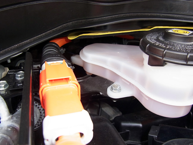 GR3フィットのブレーキフルードタンク