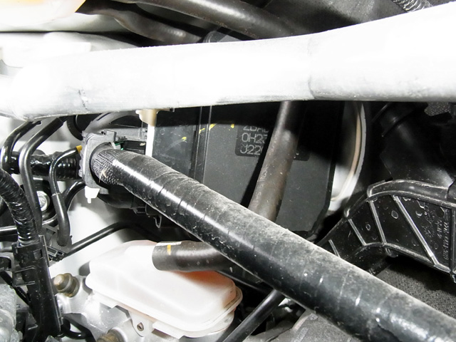 ブレーキマスターシリンダーは殆ど見えず