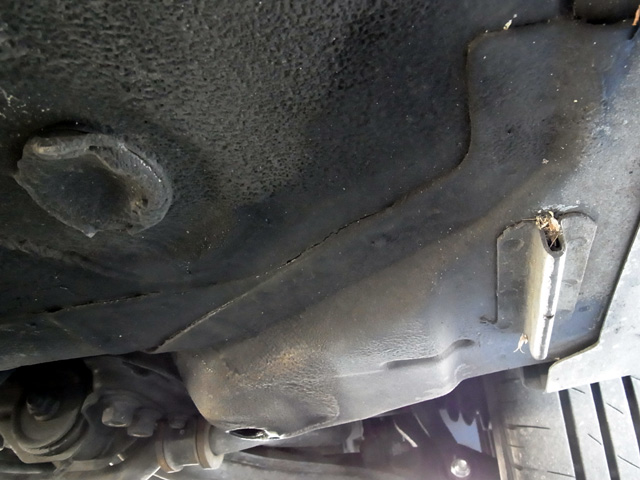 右側フロントサイドアウトリガーその1