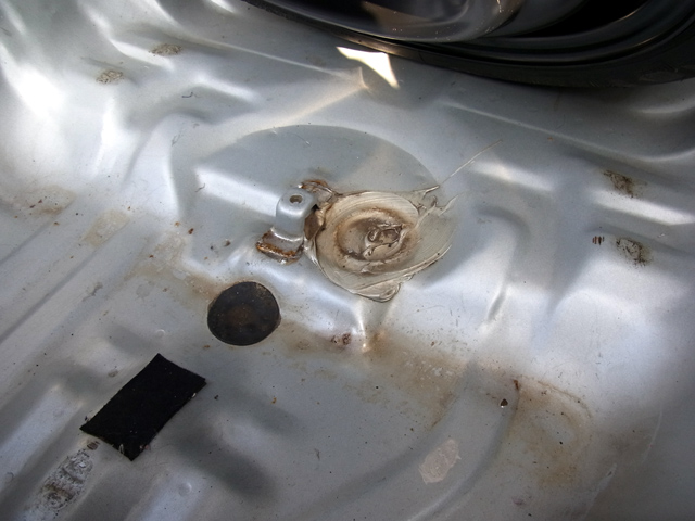 テンパータイヤ置き場