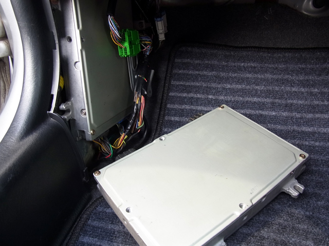 ECUの交換作業