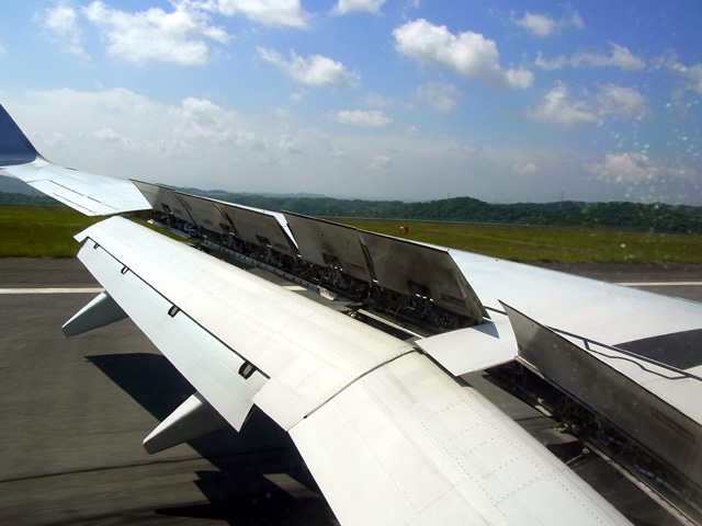 岡山空港に着陸