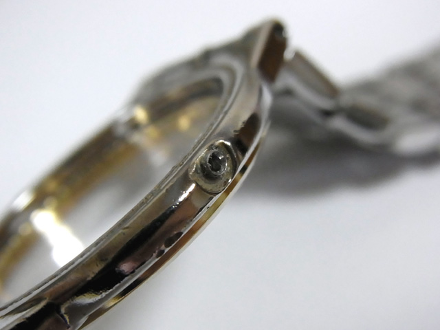 リューズパイプに積もった汚れ