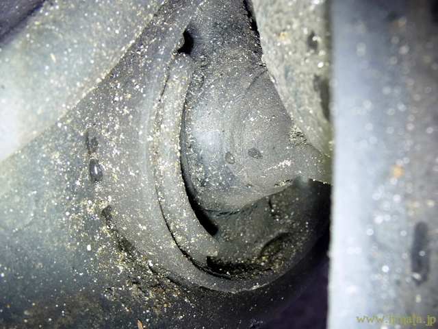 15万キロを使った無限のトレーリングアームブッシュ右側