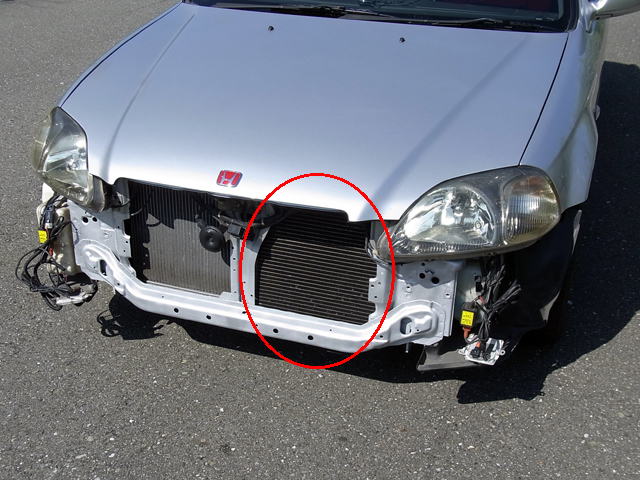 EK9のエアコンコンデンサー