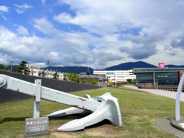大和波止場から内陸を望む