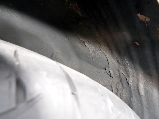 清掃後のホイールハウス前側