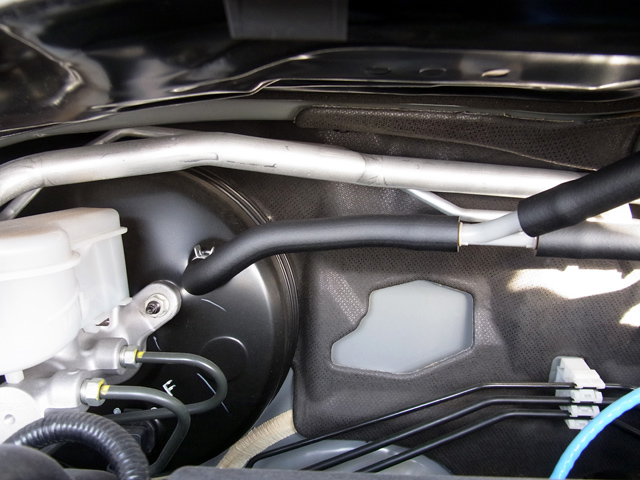 GK3ブレーキブースターとバキュームホース