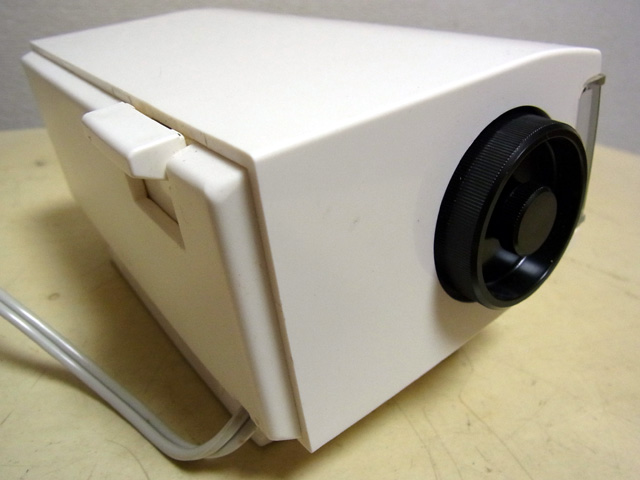 アラームスイッチと時間調整ダイヤル