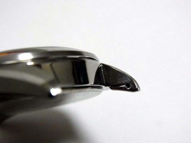 クリーニングが終わったケースとラグ